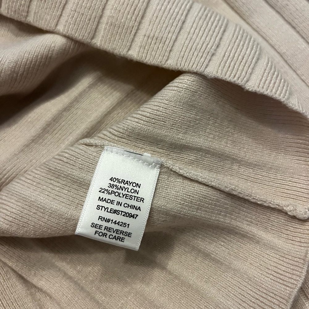 Two-Piece Luxurious Loungewear Set Pullover Top & Wide Leg Pants Size Small - Picture 7 of 7
